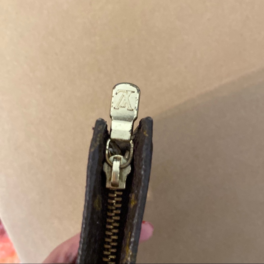 Louis Vuitton zipper pouch! - Picture 6 of 7